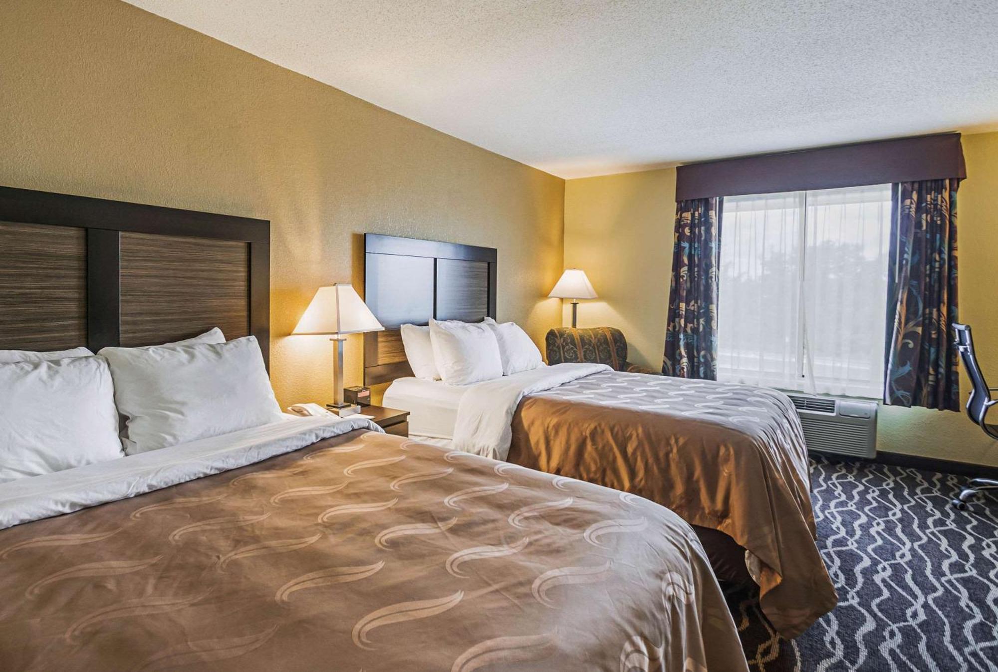 Quality Inn & Suites Frostburg-Cumberland Esterno foto